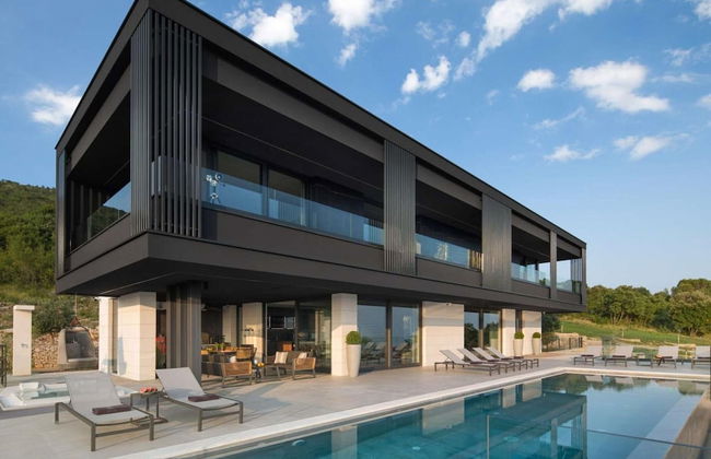 Elegant Villa With Indoor Pool - Foto 1