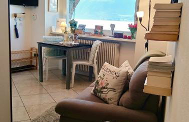 Lake Como PORTO VECCHIO - Charming Lakefront Apartment in the Heart of Domaso - Foto 3