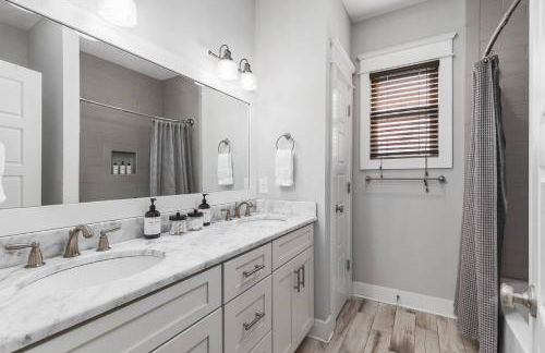 Walk to Broadway & Germantown Large House with Patio - Foto 27