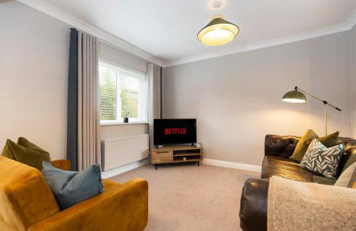 Pass the Keys 4-Bed Home with Garden Parking Near Durham - Foto 7