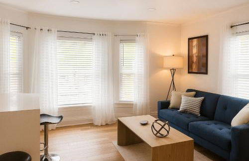 Hospitals Manito Park Huckleberrys Market - Foto 2