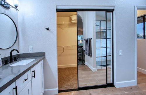 ESTRELLA - Renovated with PATIO, BBQ, POOL & SPA - Foto 13