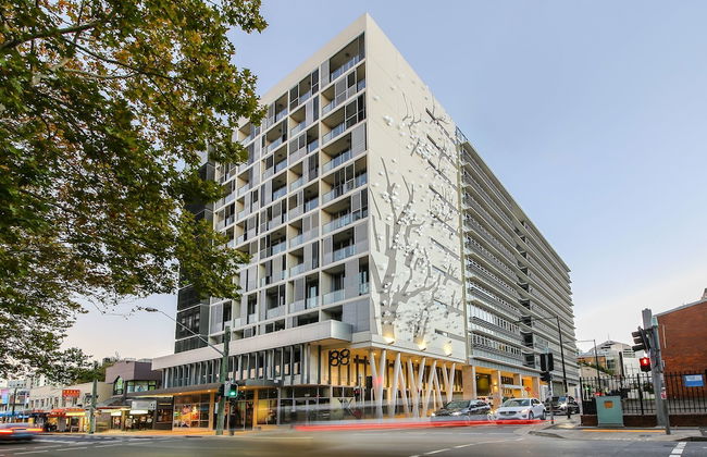 2 Bedroom Modern Apartment in Chatswood - Photo 15