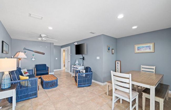 Beach House - Surfs Up Under Tow by PHG - Foto 28