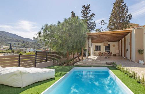 Seaside Breeze Villa - Beachfront, Private Pool, BBQ - Foto 1