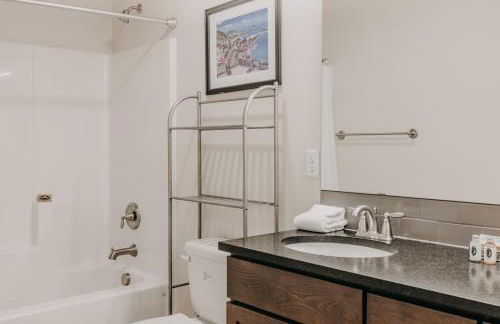 47MF - WiFi - Fireplace - Sleeps 6 - Foto 24