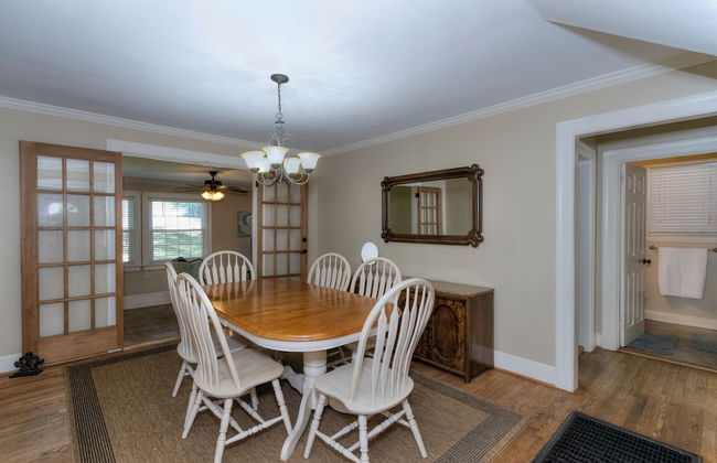 Pool Near Fort Moore Our White House - Foto 10