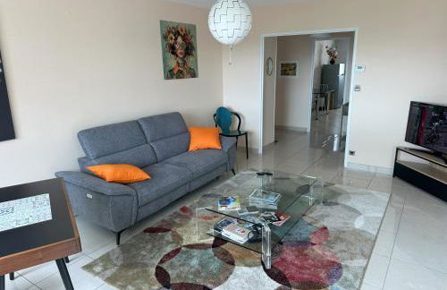 Bel appartement spacieux , lumineux, proche Dijon centre auditorium - Foto 1