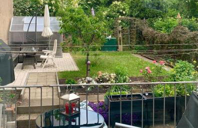 Erdgeschoss-Wohnung mit 2 Schlafzimmern, Balkon und Parkplatz - Foto 10