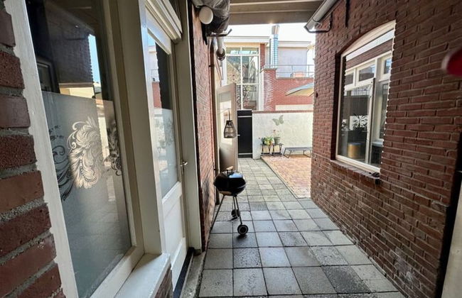 Apartment in the Fortified With Private Garden - Photo 54