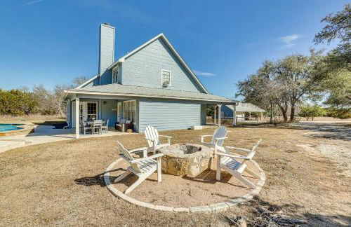 Hill Country Escape Family Home with Outdoor Oasis - Foto 3