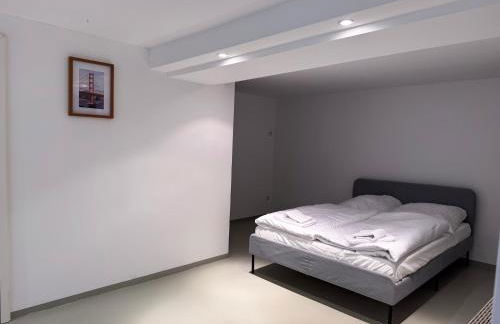 T&K Apartments - 8 Room Detached house - 6 min to Messe DUS - Private Parking - Foto 15