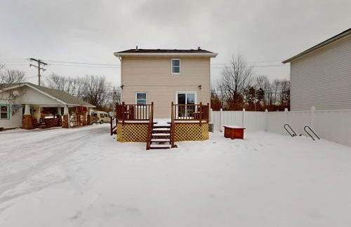 Stylish Home Near Historic Downtown & Lake Erie - Foto 8