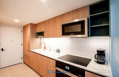 Apartment in New Luxury Condo in Downtown - Photo 28