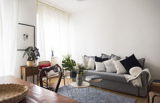 Sweet Flat near Metro Stop - Foto 1