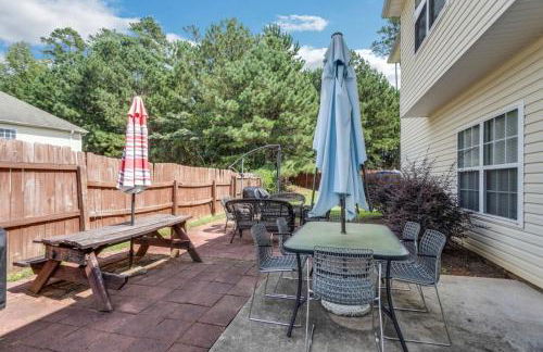 6BR Home • Spacious Yard + Grill • Peaceful Suburb - Foto 28