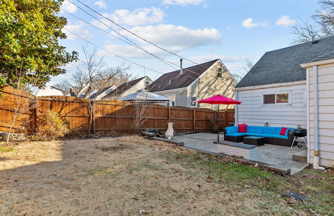 Metropolitan Escape I JZ Vacation Rentals - Photo 36