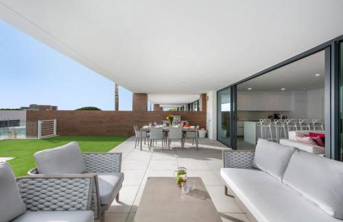 The White House Marbella - Photo 19