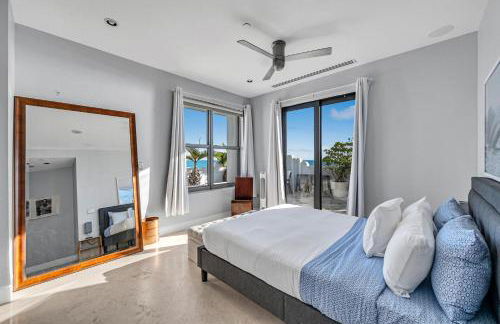 Crown Jewel of Ocean Drive- 2 story Penthouse, 4 Bedrooms & Private rooftop spa - Foto 16