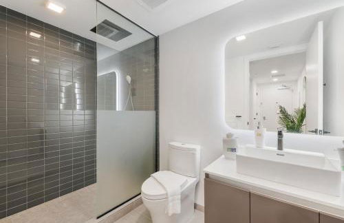 Designer Studio Downtown Miami with Rooftop Pool and Gym - Foto 11