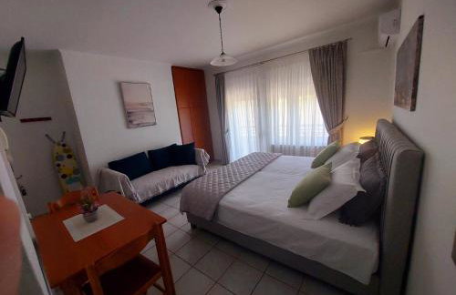 Eleni's Apartments Igoumenitsa - Γκαρσονιέρα 2ου ορόφου επιπλωμένη, εξοπλισμένη - Foto 6