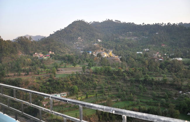 OYO 13319 Home Valley View Dharampur - Foto 18
