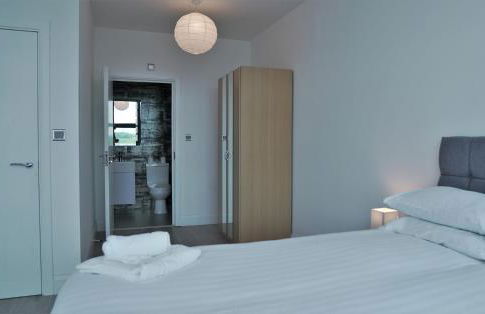 Sapphire House Apartments - Photo 158