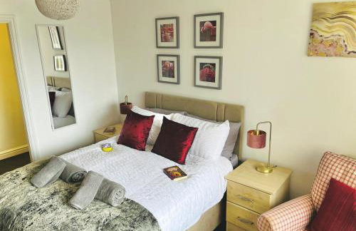 Lovely 4-bed home sleeps 8 Nr Bolton Stadium & M61 - Photo 54