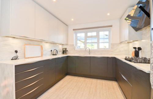 Dassia-Rural Bungalow, Dog Friendly with Hot Tub Near Gurnard - Foto 15