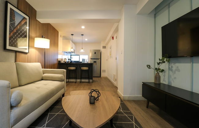 w Impressive 1BR Near Central Restaurante - Foto 9