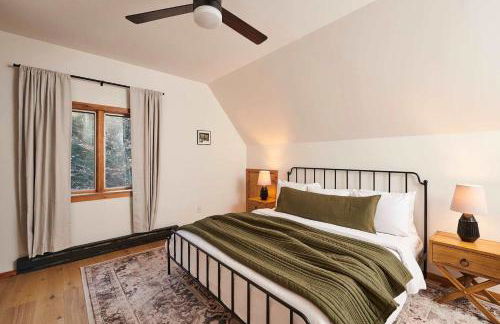 Private Chalet with Fire Pit Deck and Large Yard - Foto 22