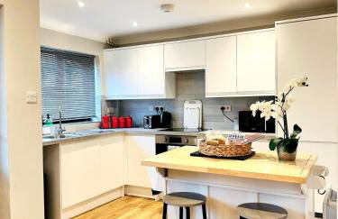 Modern House Soham Town Centre - Photo 1