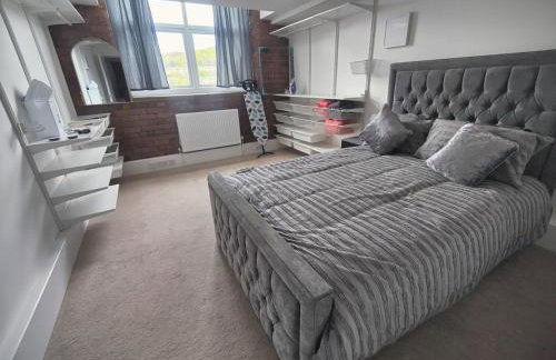 PENTHOUSE APARTMENT - FREE GARAGED Parking - BALCONY - GYM - Foto 29