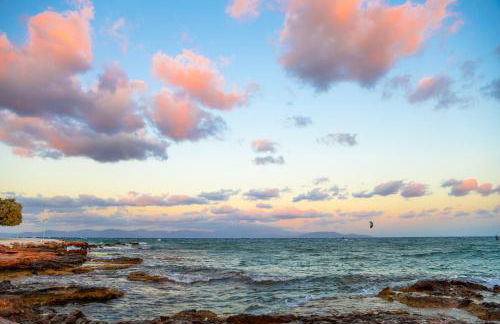 Peach Pine House - Escape Near City, Beach and Athens Airport - Foto 47