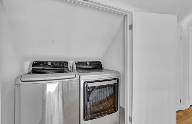 Chamblee Retreat 3BR Home w Spacious Porch - Foto 39