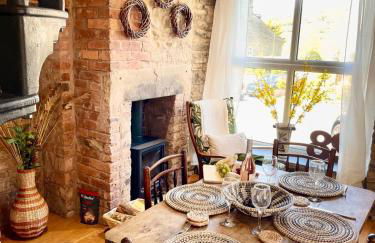 The Old Toll House - Photo 1