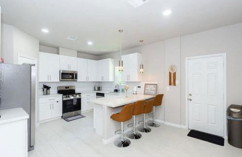 3BR 2 & half Bath Townhouse Modern Spacious Retreat Near Lake Conroe! - Foto 5