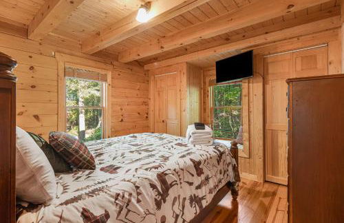 Lake Lure Oasis in the Woods w/ Hot Tub & More! - Foto 8