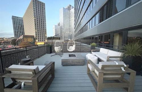 Upscale Charm PRIME LOCATION 7TH FLOOR SWEEPING CITY VIEWS FAST WIFI 24-7 Gym Lounge Roku - Foto 14