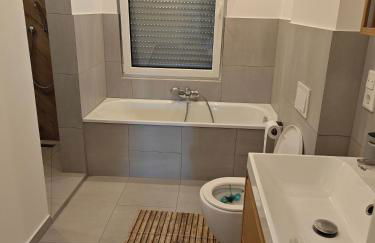 Siegen - Geisweid Work and stay Neu Modernisiert 3 Schlafzimmer Badezimmer Wohnzimmer Balkon - Foto 26