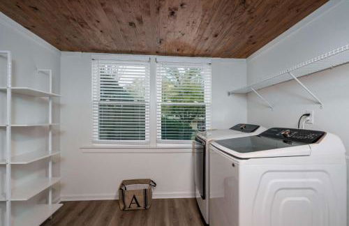 Roll Tide Bungalow-3 miles to UA- 5 TVs- Game Room - Foto 40