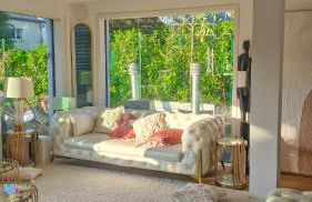 Luxurious large home with Pool, Garden, Koi Pond only 12 min to Octoberfest - Foto 16