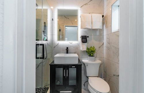 Friendly Fox Luxury Pool & Spa House Near Downtown & Beach - Foto 34