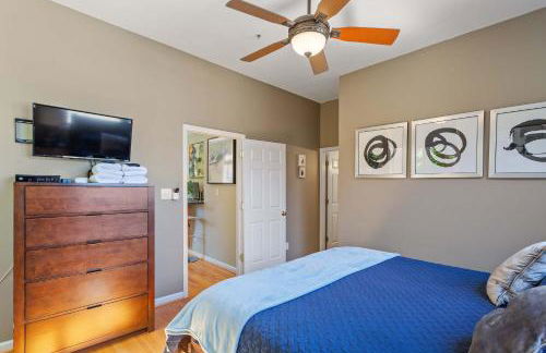 Warehouse District Modern Condo with Private Garage - Foto 24