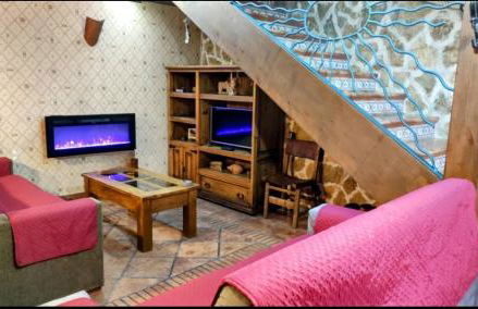 GREDOS RURALRUT cerca del CASTAÑAR de El Tiemblo, Reserva Natural VALLE DE IRUELAS, alojamiento acogedor con cabina hidromasaje, chimenea eléctrica, calefacción, wifi, cocina - Photo 7