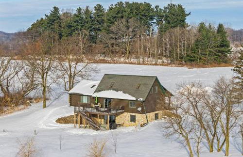 Spacious 4BR Cabin • Sleeps 12 • Games •Near Dells - Foto 29