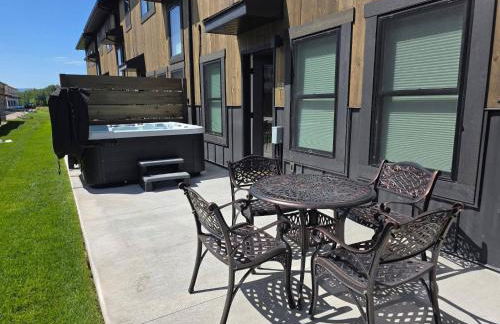 Alpine Escape Luxury Retreat, Hot Tub, Walkable, Mountain Views, 3 King Beds - Foto 47