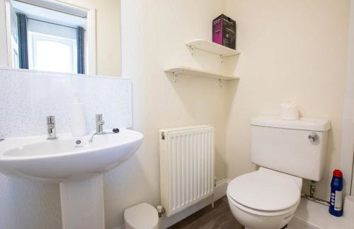 Cosy Flat in Victorian Villa- Parking & Garden - Photo 11