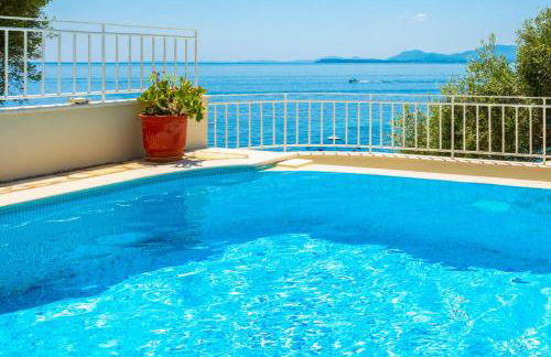 Villa Thalassa Large Private Pool Walk to Beach Sea Views A C Wifi Car Not Required - 920 - Foto 6