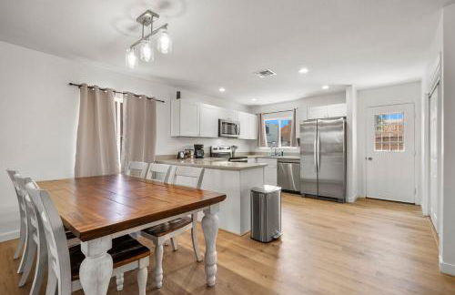 l NEW l Fully Remodeled 3BR 2BTH l 1 Min to Veterans Memorial Park - Foto 33